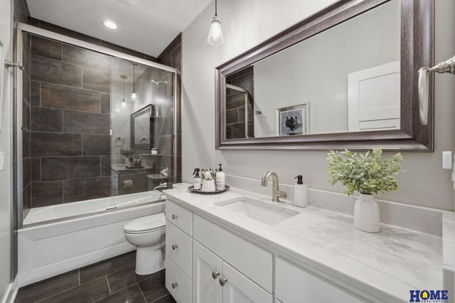 8820 Gold Dust Road, Lincoln, NE 68526