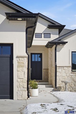 8820 Gold Dust Road, Lincoln, NE 68526