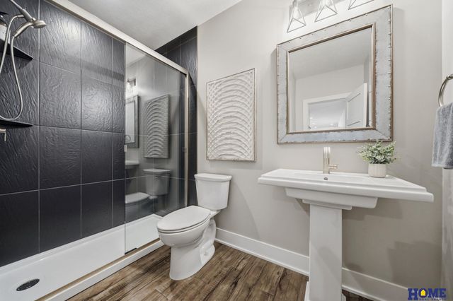 8820 Gold Dust Road, Lincoln, NE 68526