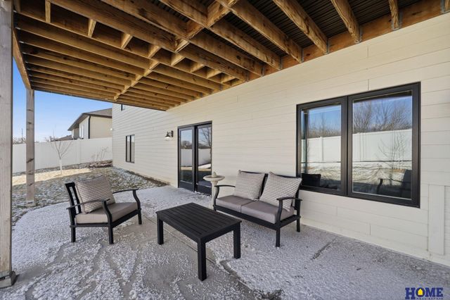 8820 Gold Dust Road, Lincoln, NE 68526