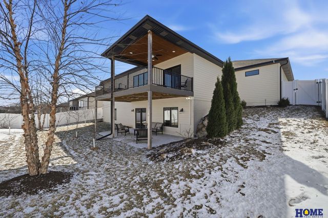 8820 Gold Dust Road, Lincoln, NE 68526