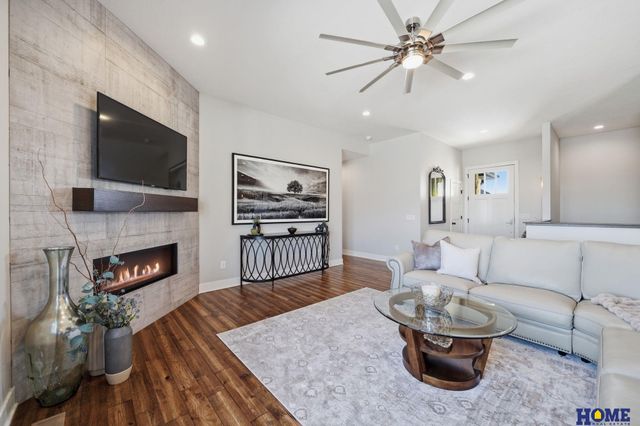 8820 Gold Dust Road, Lincoln, NE 68526