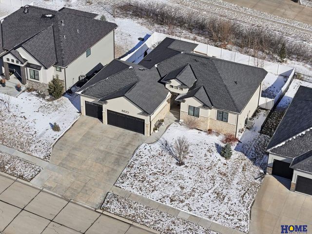 8820 Gold Dust Road, Lincoln, NE 68526