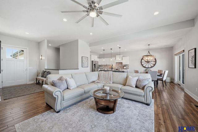 8820 Gold Dust Road, Lincoln, NE 68526