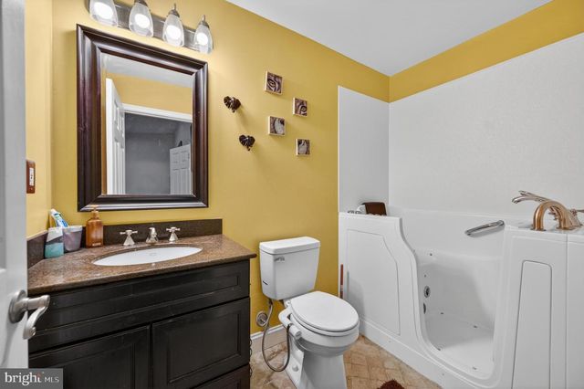 2504 PUTTY HILL AVE, Parkville, MD 21234