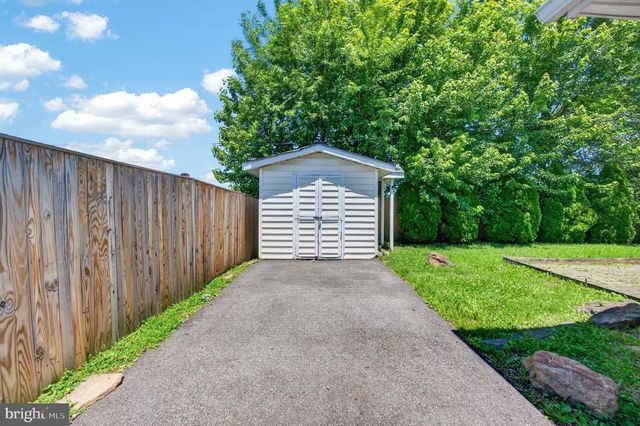 2504 PUTTY HILL AVE, Parkville, MD 21234