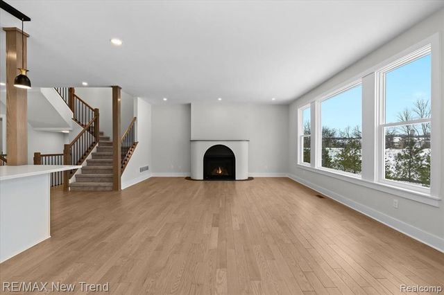 203 Mountain View Lane, Milford, MI 48381