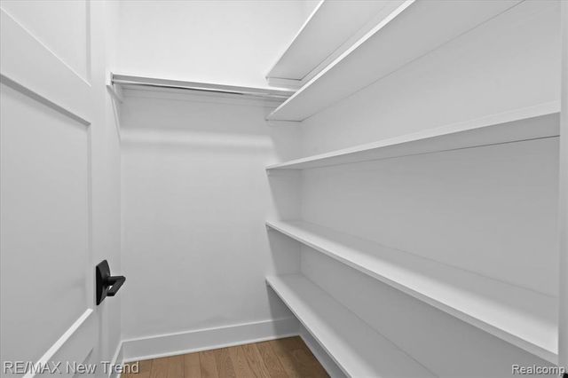 203 Mountain View Lane, Milford, MI 48381