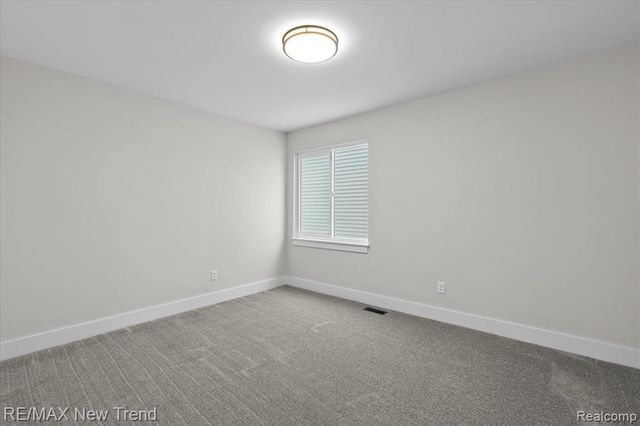 203 Mountain View Lane, Milford, MI 48381