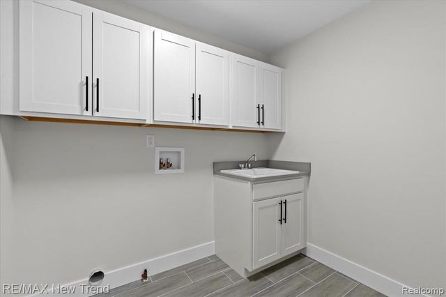 203 Mountain View Lane, Milford, MI 48381