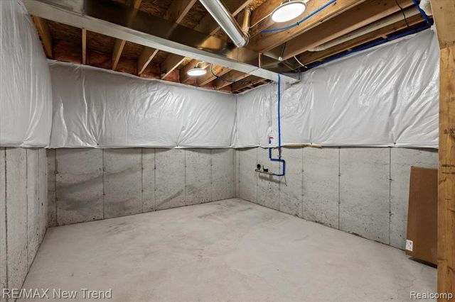 203 Mountain View Lane, Milford, MI 48381