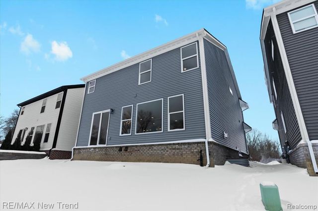 203 Mountain View Lane, Milford, MI 48381