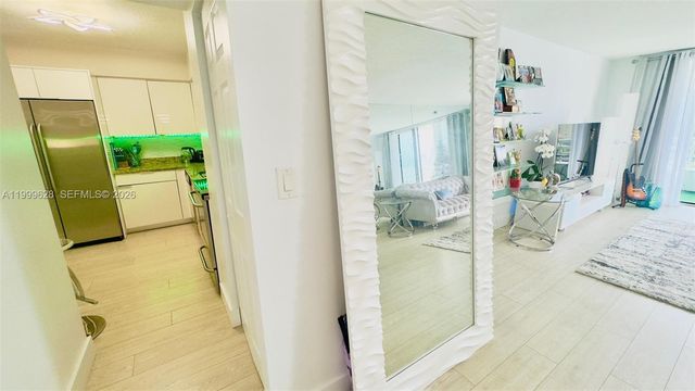 3300 NE 192nd St 814, Aventura, FL 33180