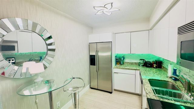 3300 NE 192nd St 814, Aventura, FL 33180