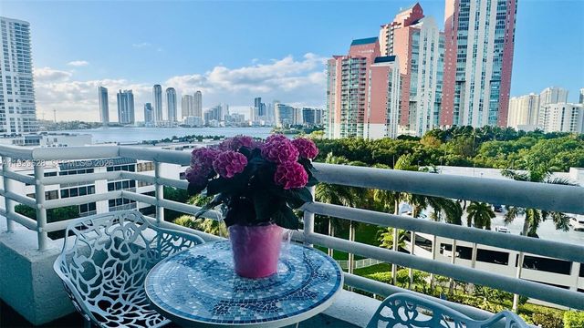 3300 NE 192nd St 814, Aventura, FL 33180