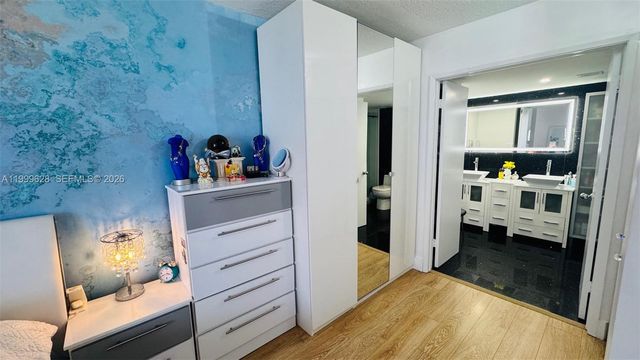 3300 NE 192nd St 814, Aventura, FL 33180