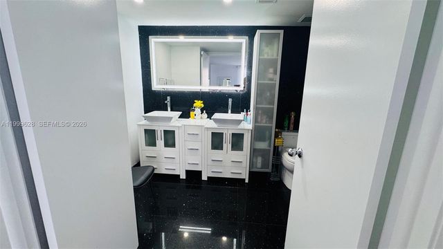 3300 NE 192nd St 814, Aventura, FL 33180