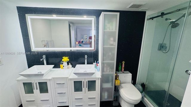 3300 NE 192nd St 814, Aventura, FL 33180