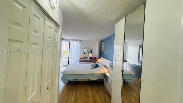 3300 NE 192nd St 814, Aventura, FL 33180