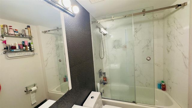 3300 NE 192nd St 814, Aventura, FL 33180