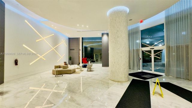 3300 NE 192nd St 814, Aventura, FL 33180