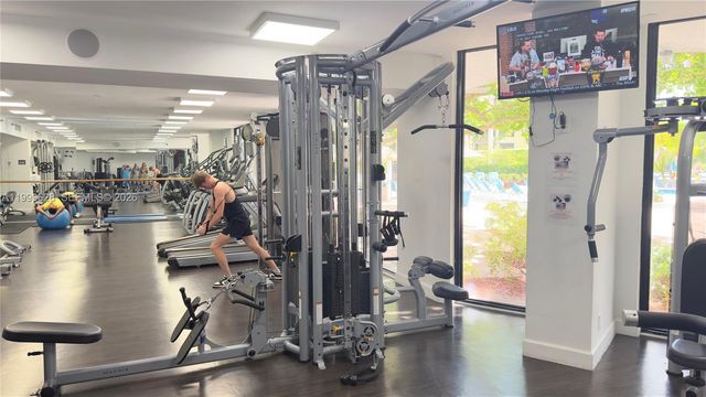 3300 NE 192nd St 814, Aventura, FL 33180