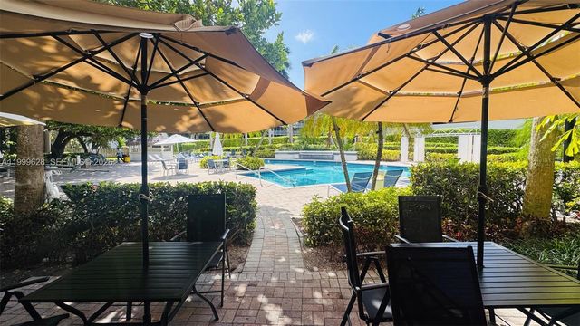 3300 NE 192nd St 814, Aventura, FL 33180