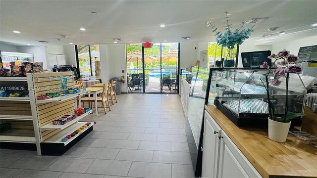 3300 NE 192nd St 814, Aventura, FL 33180