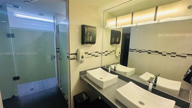 3300 NE 192nd St 814, Aventura, FL 33180