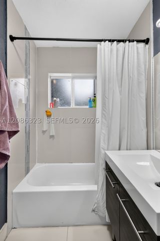 5317 NE 5th Ave, Oakland Park, FL 33334