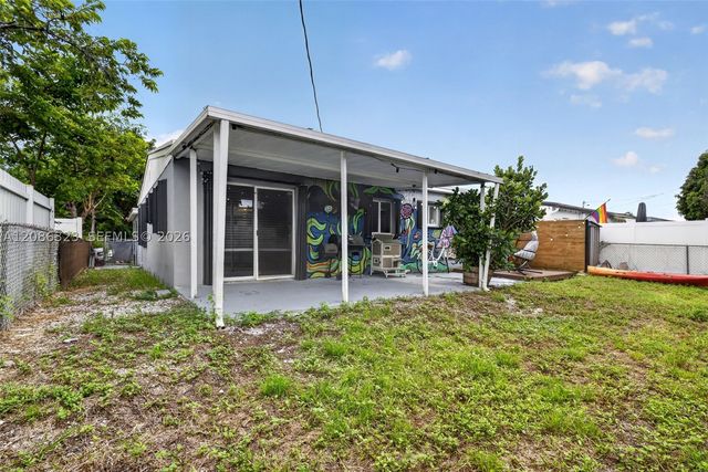 5317 NE 5th Ave, Oakland Park, FL 33334