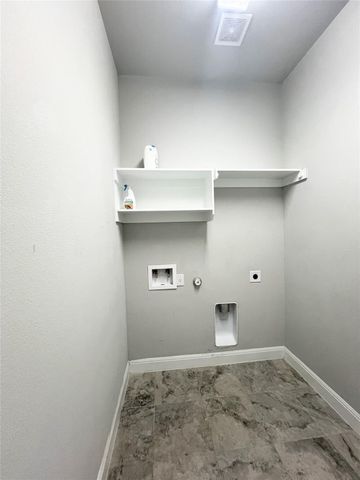 2700 Hudson LN, Leander, TX 78641