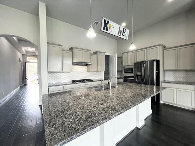 2700 Hudson LN, Leander, TX 78641