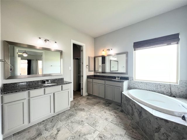 2700 Hudson LN, Leander, TX 78641