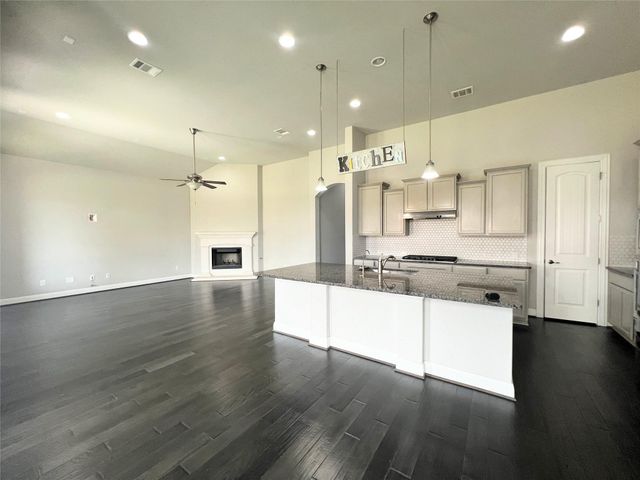 2700 Hudson LN, Leander, TX 78641