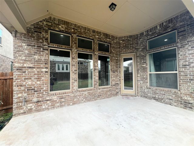 2700 Hudson LN, Leander, TX 78641