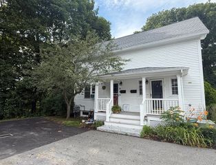 9 Temple Pl 9, Andover, MA 01810