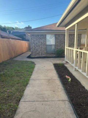 2805 Woodmont Trail, Fort Worth, TX 76133