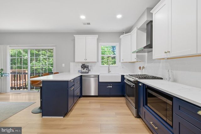 2078 CAPSTONE, Herndon, VA 20170