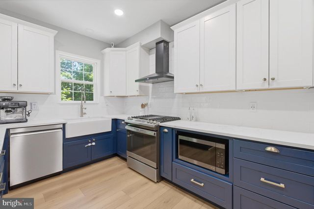 2078 CAPSTONE, Herndon, VA 20170