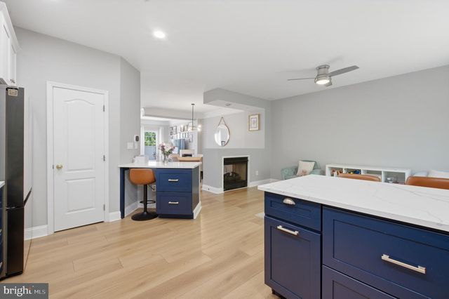2078 CAPSTONE, Herndon, VA 20170
