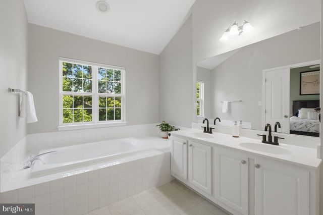 2078 CAPSTONE, Herndon, VA 20170