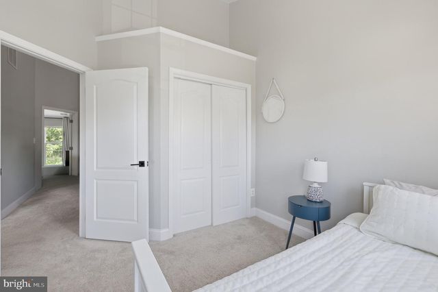 2078 CAPSTONE, Herndon, VA 20170