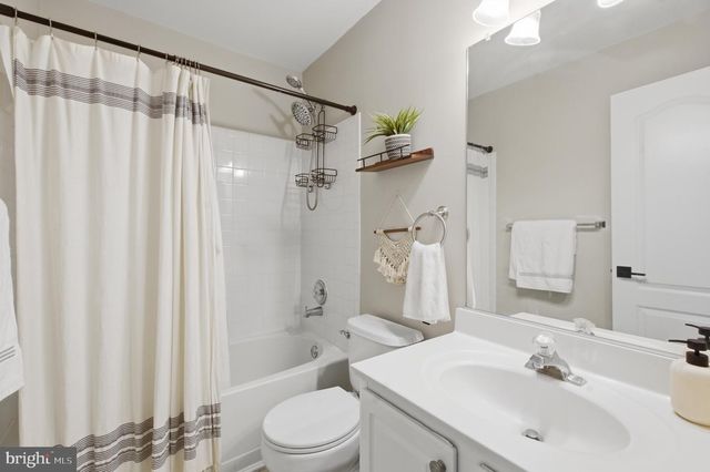 2078 CAPSTONE, Herndon, VA 20170