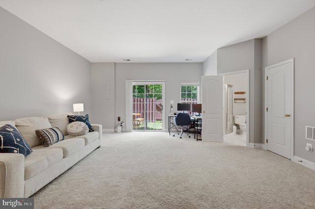 2078 CAPSTONE, Herndon, VA 20170