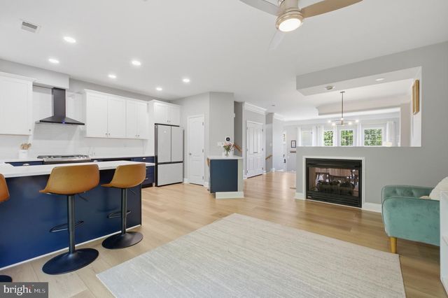 2078 CAPSTONE, Herndon, VA 20170