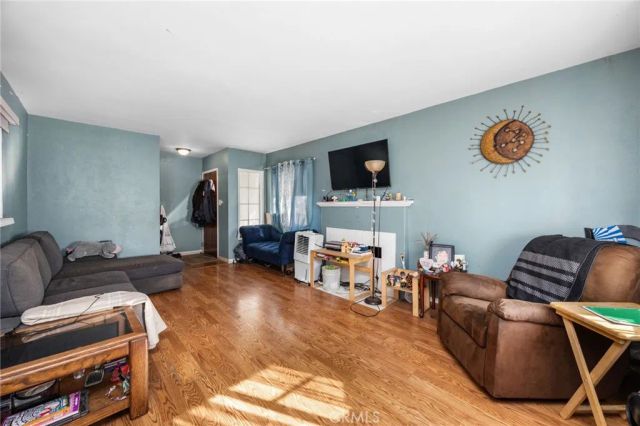 587 W Fernleaf, Pomona, CA 91766