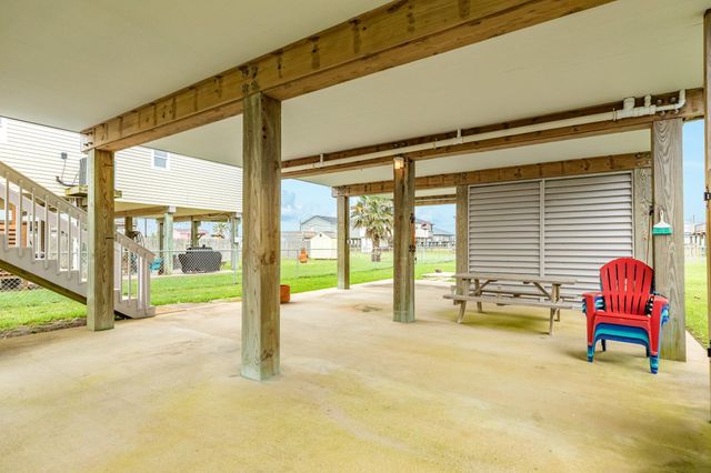 433 Seabean Street, Surfside Beach, TX 77541