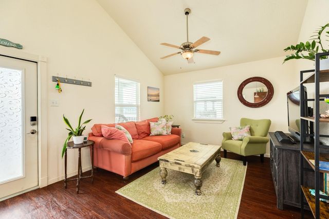 433 Seabean Street, Surfside Beach, TX 77541