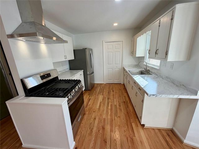 1648 Hammond Woods SW Circle, Marietta, GA 30008